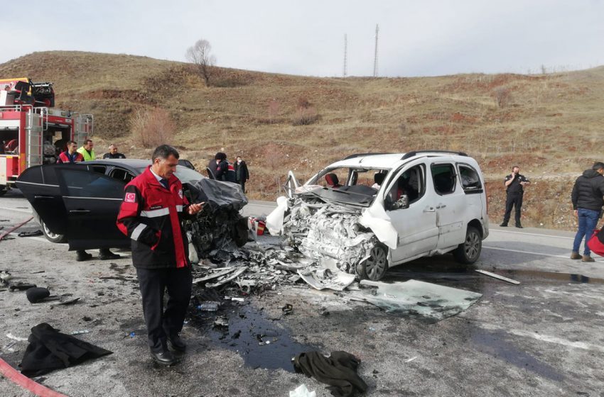  İmranlı Belediye Başkanı Murat Açıl kazada hayatını kaybetti
