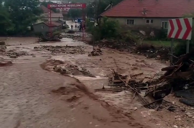  Sivas’ta kuvvetli yağış hasara neden oldu