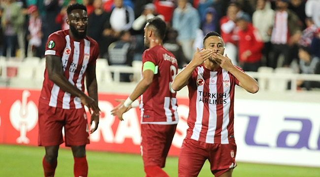  Sivasspor, Konferans Ligi’ne 1 puanla başladı