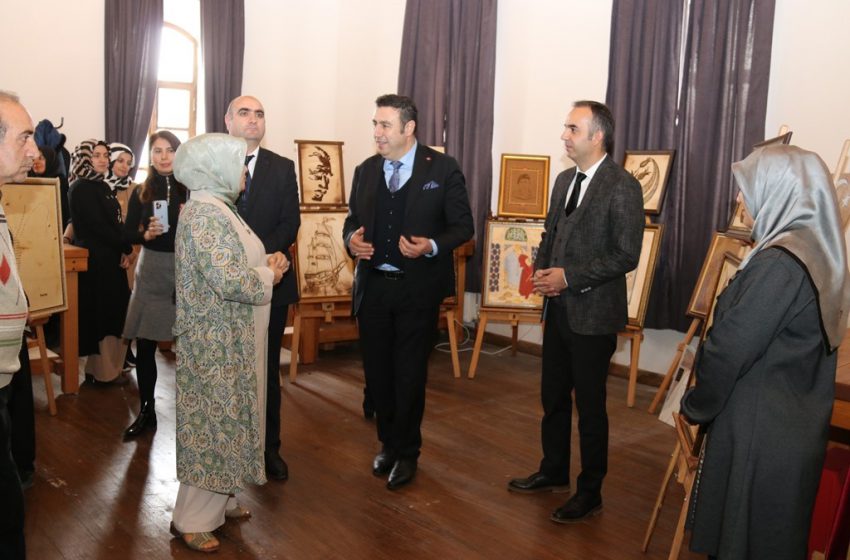  Başkan DEMİRGİL, el sanatları sergisinin açılışını yaptı