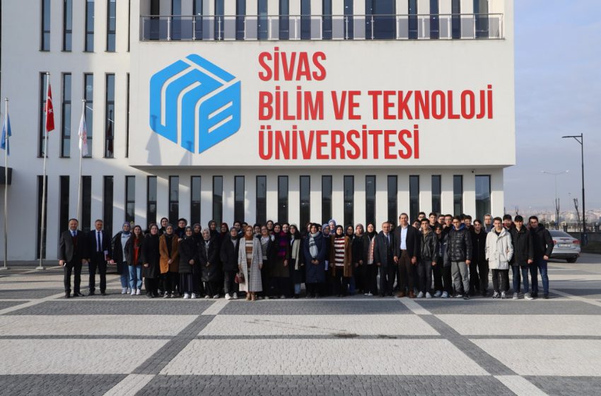  İhramcızade Anadolu İmam hatip lisesi öğrencilerinden Sivas bilim ve teknoloji üniversitesine ziyaret