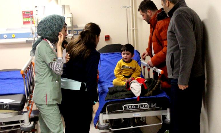  Deprem bölgesinden getirilen 50 yaralı Sivas’ta tedavi altına alındı