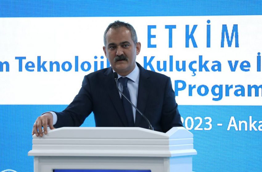  Bakan Özer, MEB’in eğitim teknolojileri ve İnovasyon Merkezinin açılışını yaptı