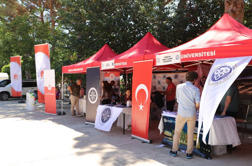  Anadolu üniversiteler birliği 11 ilde   üniversite tanıtım fuarları düzenliyor