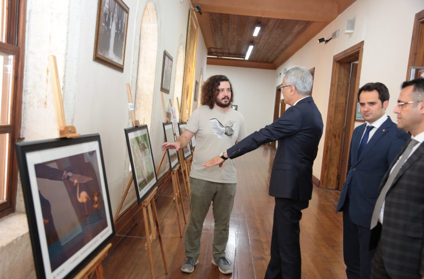  Başkan Özdemir Mustafa Aslan tarafından Kongre Müzesinde açılan fotoğraf sergisine katıldı