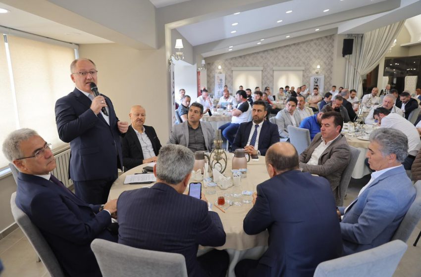  STSO başkanı Özdemir, belediye başkanı Hilmi bilgin ve müteahhitleri bir araya getirdi