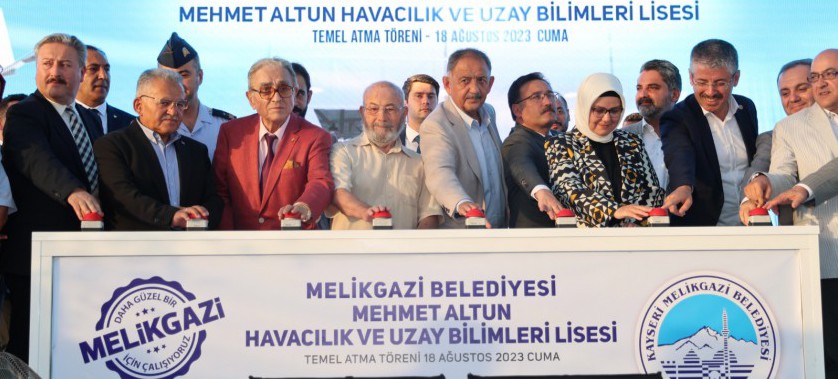  Bakan Özhaseki: “Gökyüzünde bizim İHA’larımız Siha’larımız uçuyor”