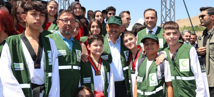  Bakan Özhaseki: “İnsanın en büyük depremi madde bağımlılığıdır”