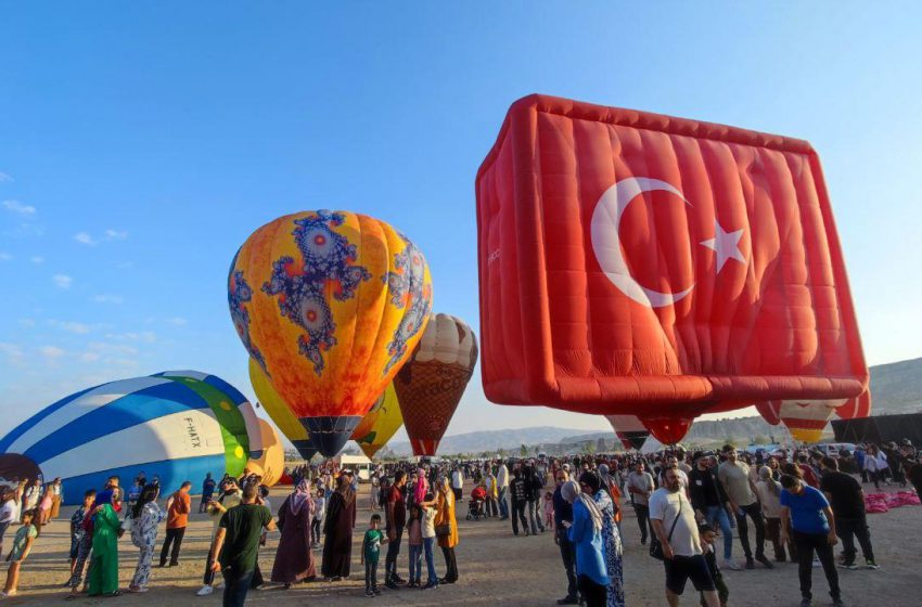  KAPADOKYA Balon ve kültür yolu Festivali’ne rekor ilgi: 9 Günde 1 Milyonu Aşkın Kişi Katıldı