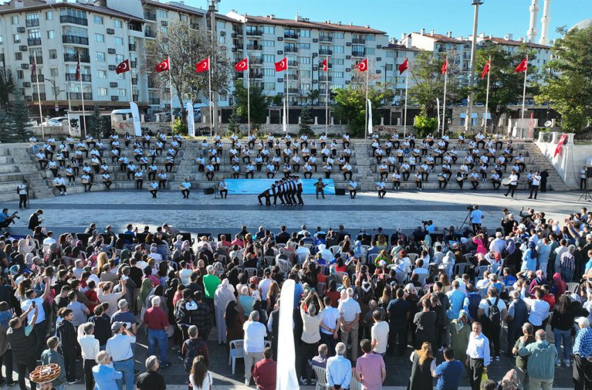  Gençler Aşık Veysel’i Unutmadı