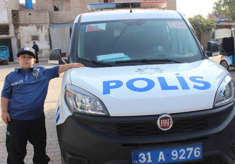 Telsizi Eline Alan Down Sendromlu Mehmet, Bir Günlüğüne Polis Oldu