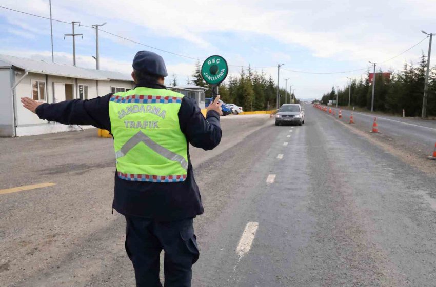  Jandarma Ekiplerinden ‘Kış lastiği’ Denetimi