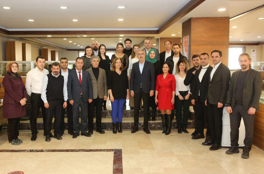  Başkan Özdemir 2023 yılının son mesai gününde Oda personelinin yeni yılını tebrik etti