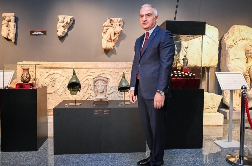  ABD ve İngiltere’den iadesi sağlanan 42 tarihî eser Antalya arkeoloji Müzesi’nde sergileniyor