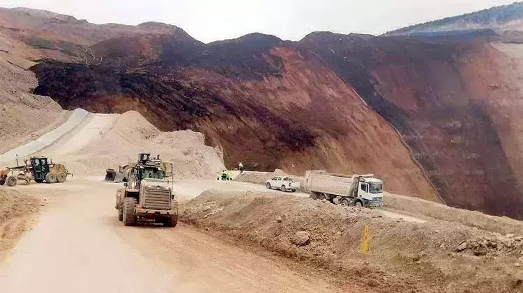  Bakan Özhaseki, Erzincan maden ocağında meydana gelen toprak kaymasına ilişkin açıklamada bulundu