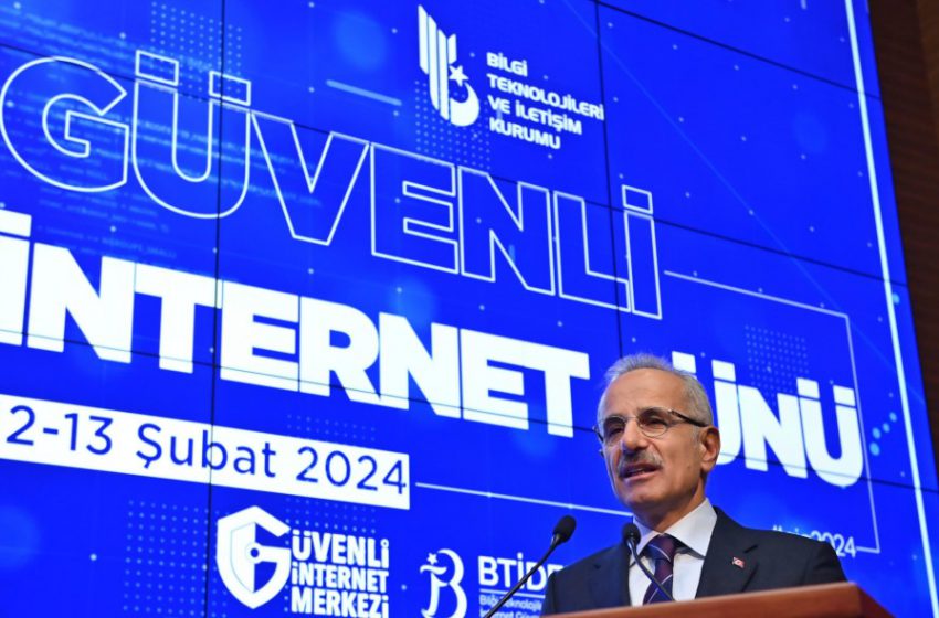  Güvenli İnternet Günü’nde bakan Uraloğlu’ndan ailelere çağrı: çocuklarınızı internette yalnız bırakmayın