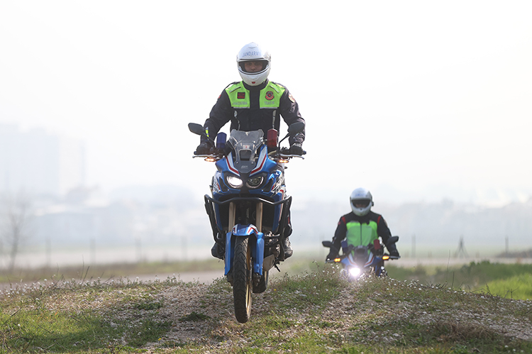  Motosikletli Jandarma Timleri, Bursa’da Zorlu Parkurda Eğitimden Geçiyor