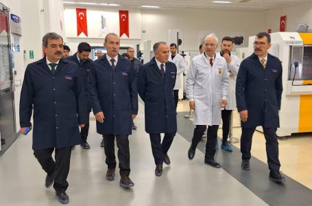 TÜBİTAK Başkanı Cumhuriyet Üniversitesini ziyaret etti