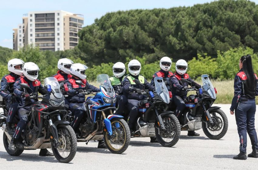  Jandarmanın Tek Kadın Motosiklet Sürücü Eğitmeni