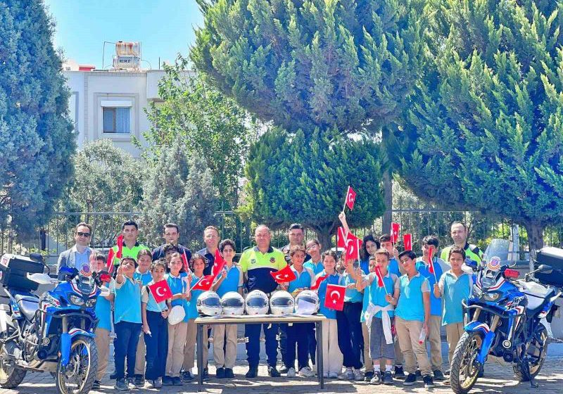  Ortaokul Öğrencileri Jandarmayı Yakından Tanıdı