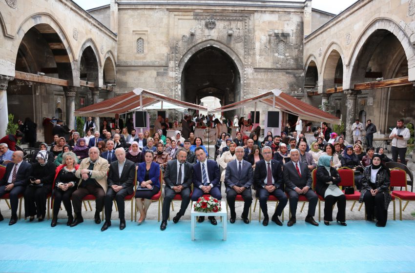  STSO Başkanı Özdemir, Şehirli Kadınlar Derneğinin 1. Kuruluş Yıldönümü resepsiyonuna katıldı