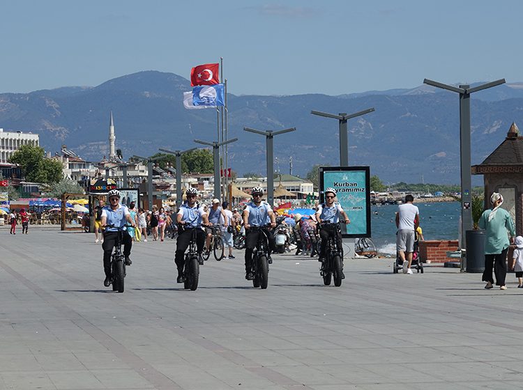  Sahil Güvenliği İçin Elektrikli Bisikletli Polis Timleri Göreve Başladı