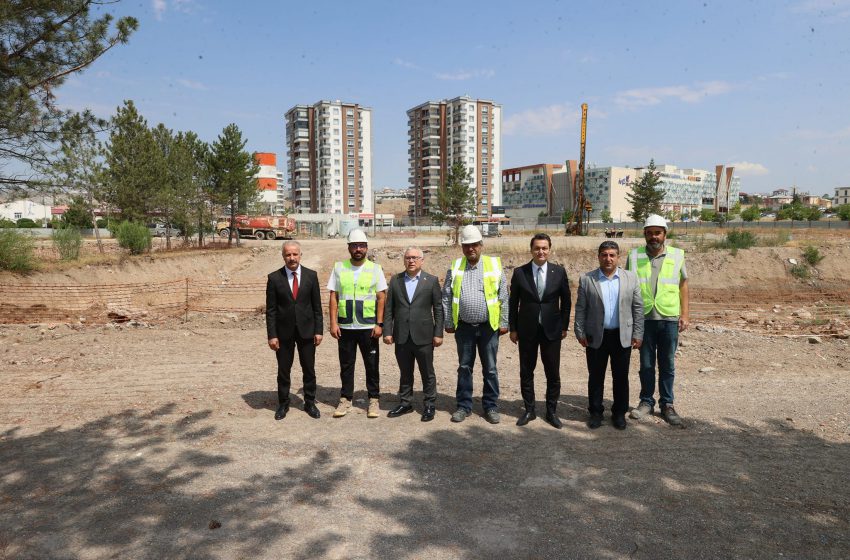  Atatürk Mesleki ve Teknik Anadolu Lisesi’nin yerine yeni okul binası yapılıyor
