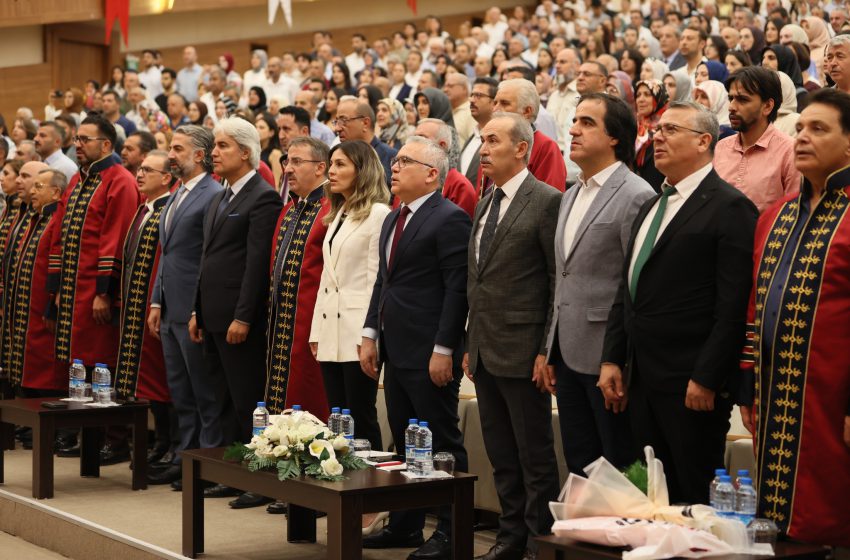  Tıp Fakültesi, 44. dönem mezunlarını verdi