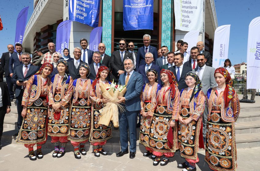  Bakan Işıkhan Yüzyılın Kadın İstihdamı İş-Pozitif Tanıtım Programı’na katıldı