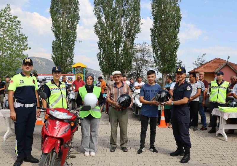  Jandarma “Köy Yolunda Trafikte Her şey Yolunda” Projesini Tanıttı