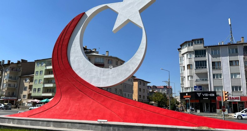  Şanlı bayrağımız Sivas’ın her yerinde