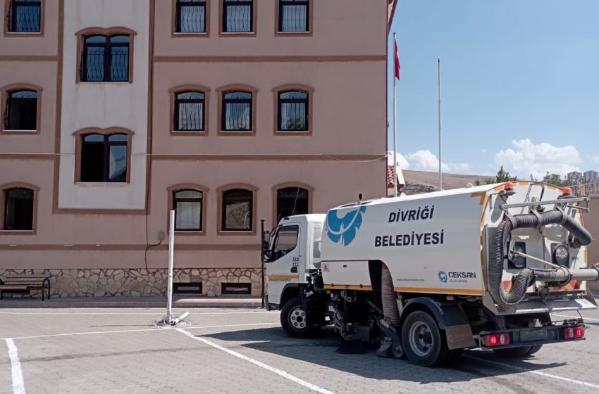  Başkan AKBAŞ; Okullarımız Yeni Döneme tamamen Hazır