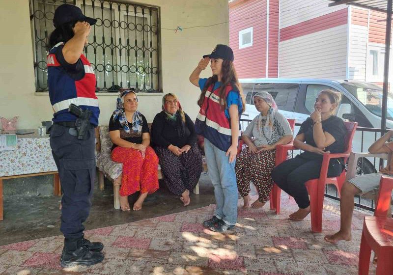  Jandarma Olmak İsteyen Kıza Sürpriz Ziyaret