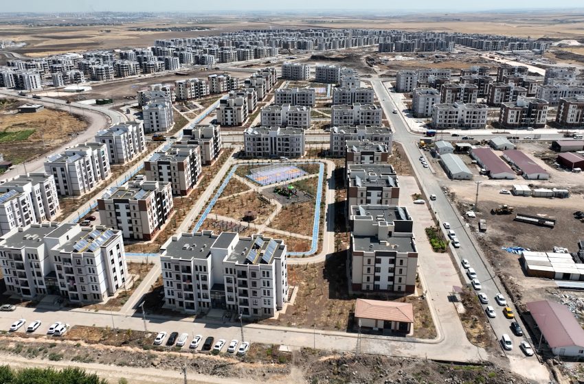  Kurum, Her bir depremzede kardeşimiz geceleri rahat uyuyana, hayal ettiklerinden daha iyisine ulaşana kadar durmayacağız