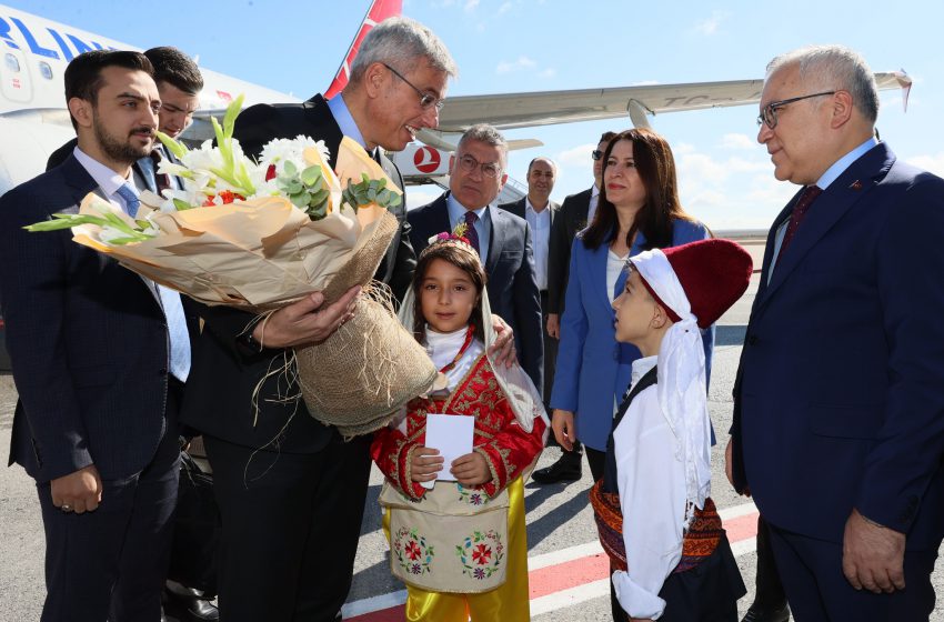  Sağlık Bakanı Prof. Dr. Kemal Memişoğlu Sivas’ta