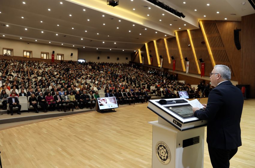  Sivas’ta “En iyi Narkotik Polisi Anne Projesi” kapsamında panel düzenlendi