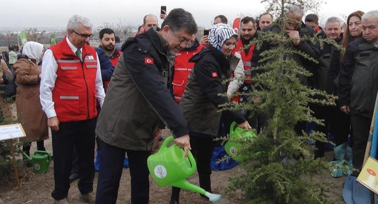  Bakan Yumaklı: “Dünyada orman varlığı azalırken, ülkemiz orman varlığını arttıran nadir ülkelerden”