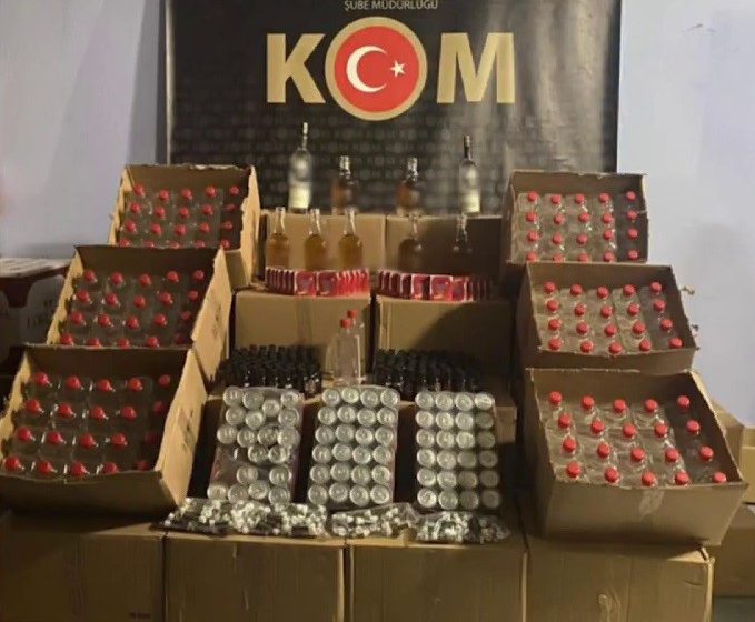  Kaçak ve sahte alkol operasyonu: 600 bin lira değerinde malzeme ele geçirildi