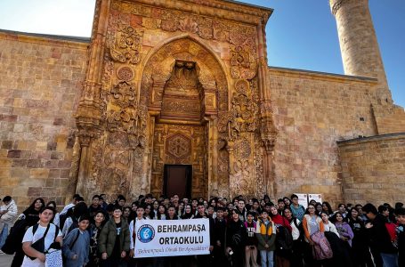 Öğrenciler Divriği’ye hayran kaldılar