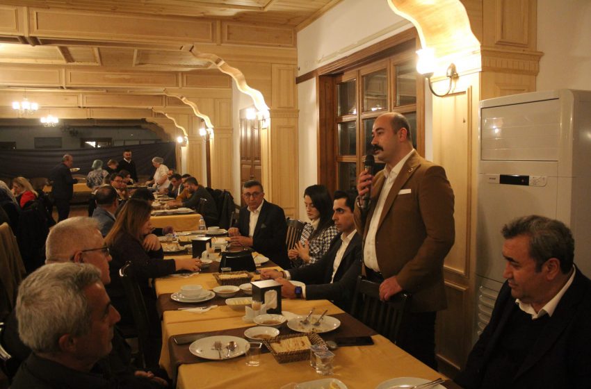 Başkan akbaş; öğrencilerimizi yetiştiren, öğretmenlerimize minnet borçluyuz