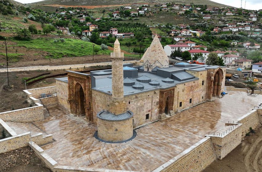  Divriği Ulu Caminin Dünyada başka örneği yok, 6 ayda 150 bin kişi ziyaret etti