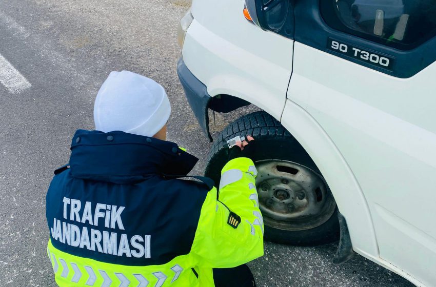 Divriği’de Kış Lastiği denetimi yapıldı