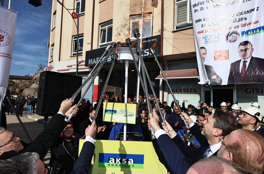  Bakandan iki ilçeye doğalgaz müjdesi