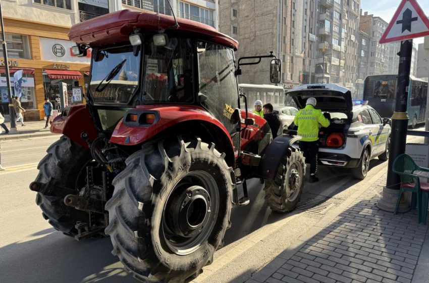  Traktörle kentin en işlek caddesine girdi, 4 ayrı maddeden ceza yedi