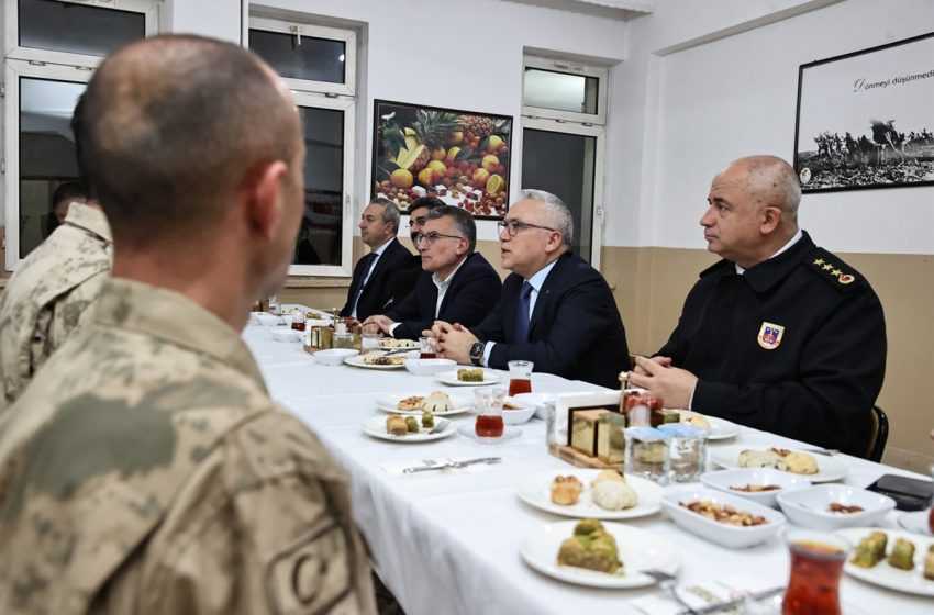  Vali Yılmaz Şimşek, Yeni Yılı Ziyaretler İle Karşıladı