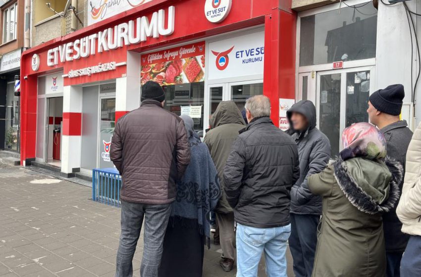  Zam söylentisi kuyruk oluşturdu