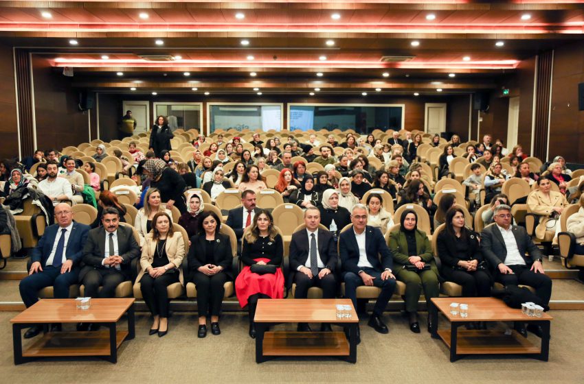  8 Mart Dünya Emekçi Kadınlar Günü dolayısıyla çeşitli etkinlikler düzenledi