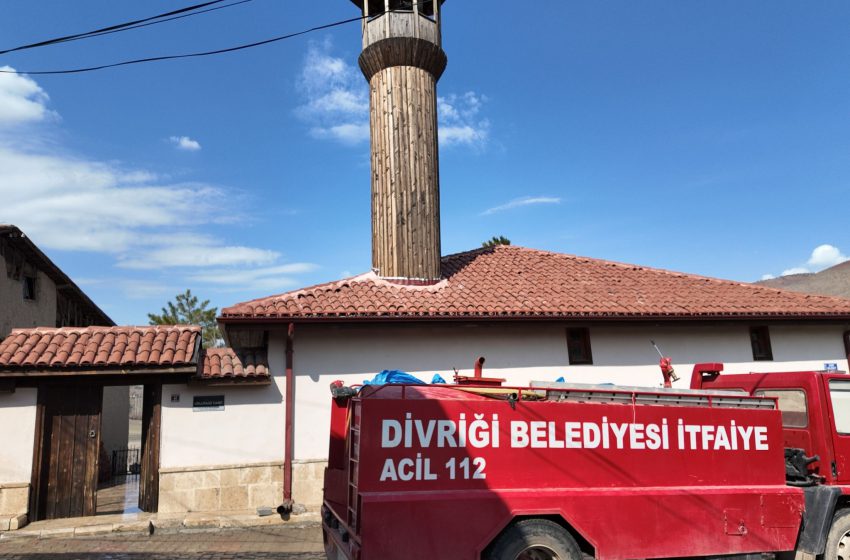  Başkan Akbaş, Camilerde Ramazan Temizliği yapıldı