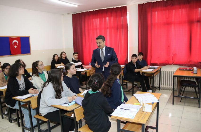  Sivas Millî Eğitim Müdürü Fatih Erdoğan, Gürün’ü ziyaret etti