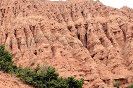 Divriği’nin Doğal Harikası Habertürk Gündeminde: ‘Şeytan Şehri Kayalıkları’ Büyülüyor